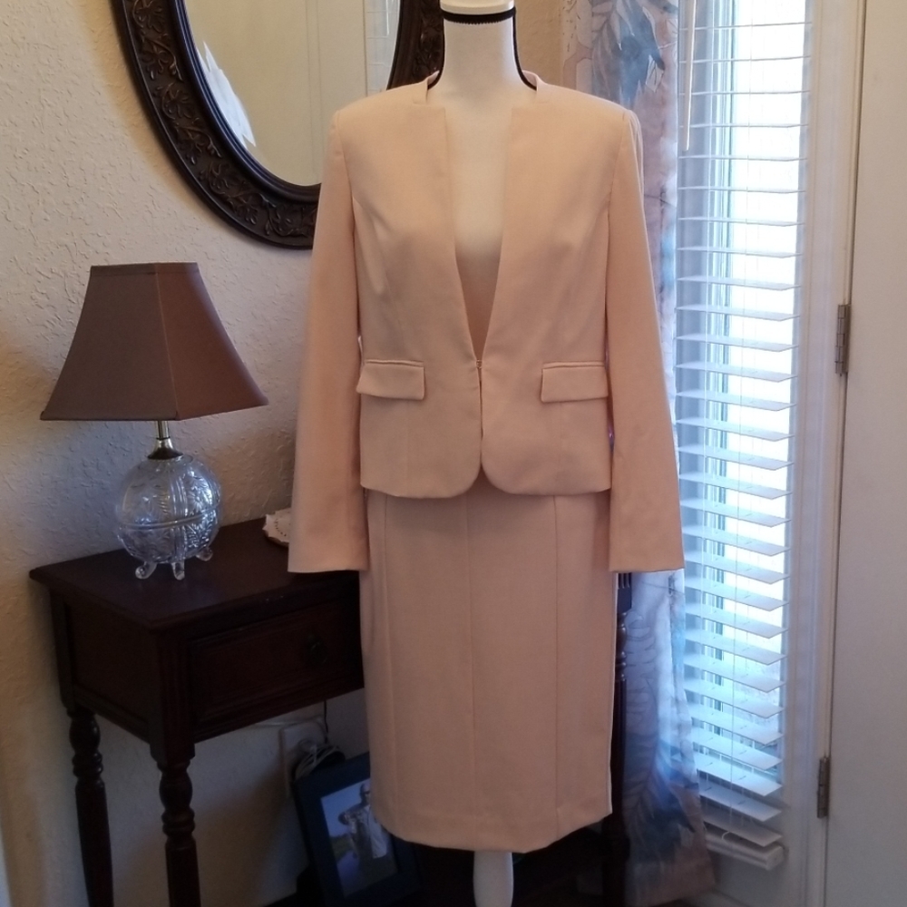 Pink 2 piece skirt suit